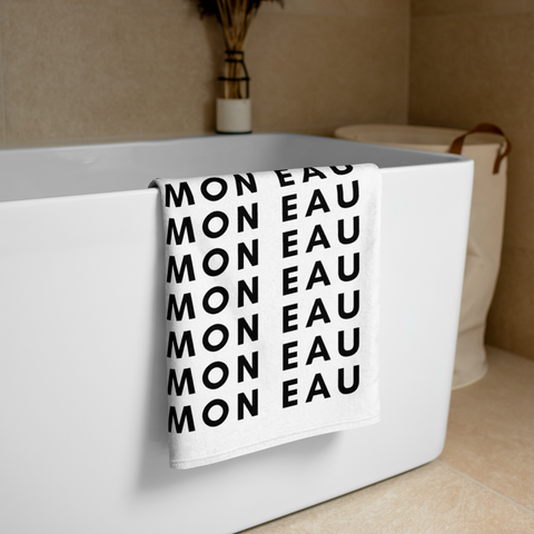 DOING.LES Le Champagne st mon eau Beach Towel